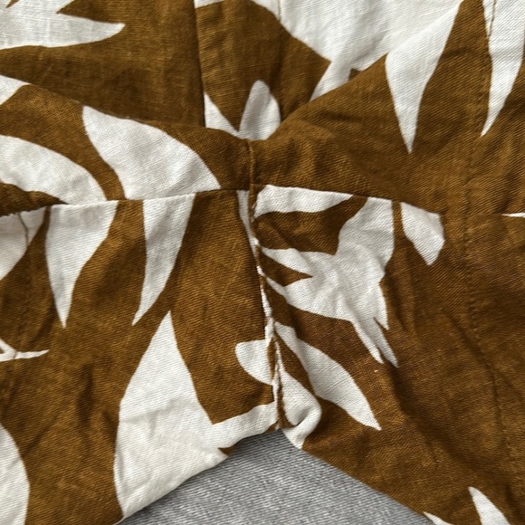 Old Navy Brown and White Bermuda Shorts with Tropical Print - Picture 9 of 13